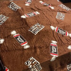 🔥 2/$25 - Tootsie Roll Brown Blanket